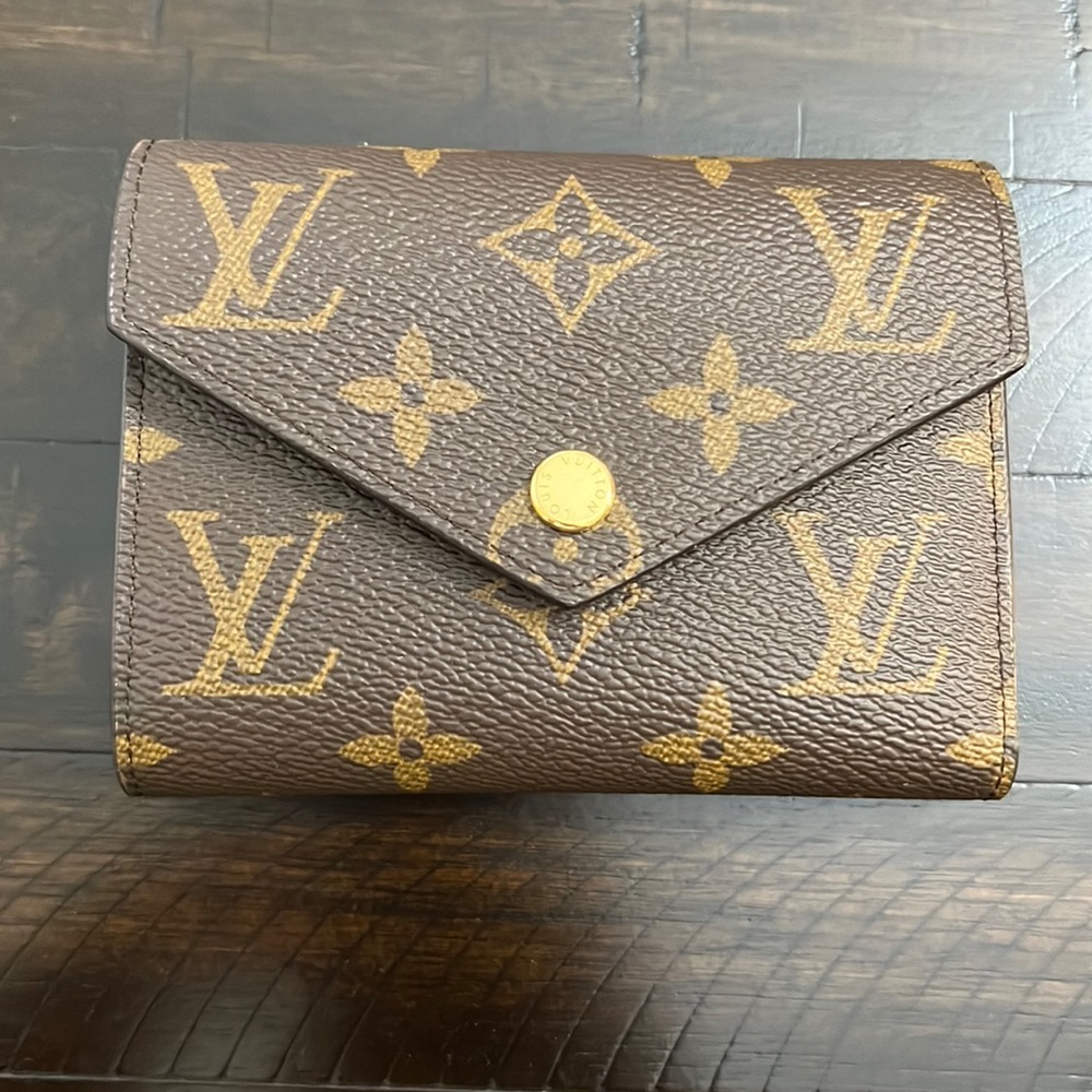 Louis Vuitton Victorine wallet